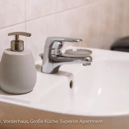 Helle Im Zentrum, Netflix Und Großer Küche Magdeburg