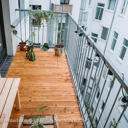Helle Im Zentrum, Netflix Und Großer Küche Magdeburg
