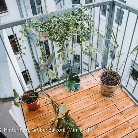 Helle Im Zentrum, Netflix Und Großer Küche * Magdeburg